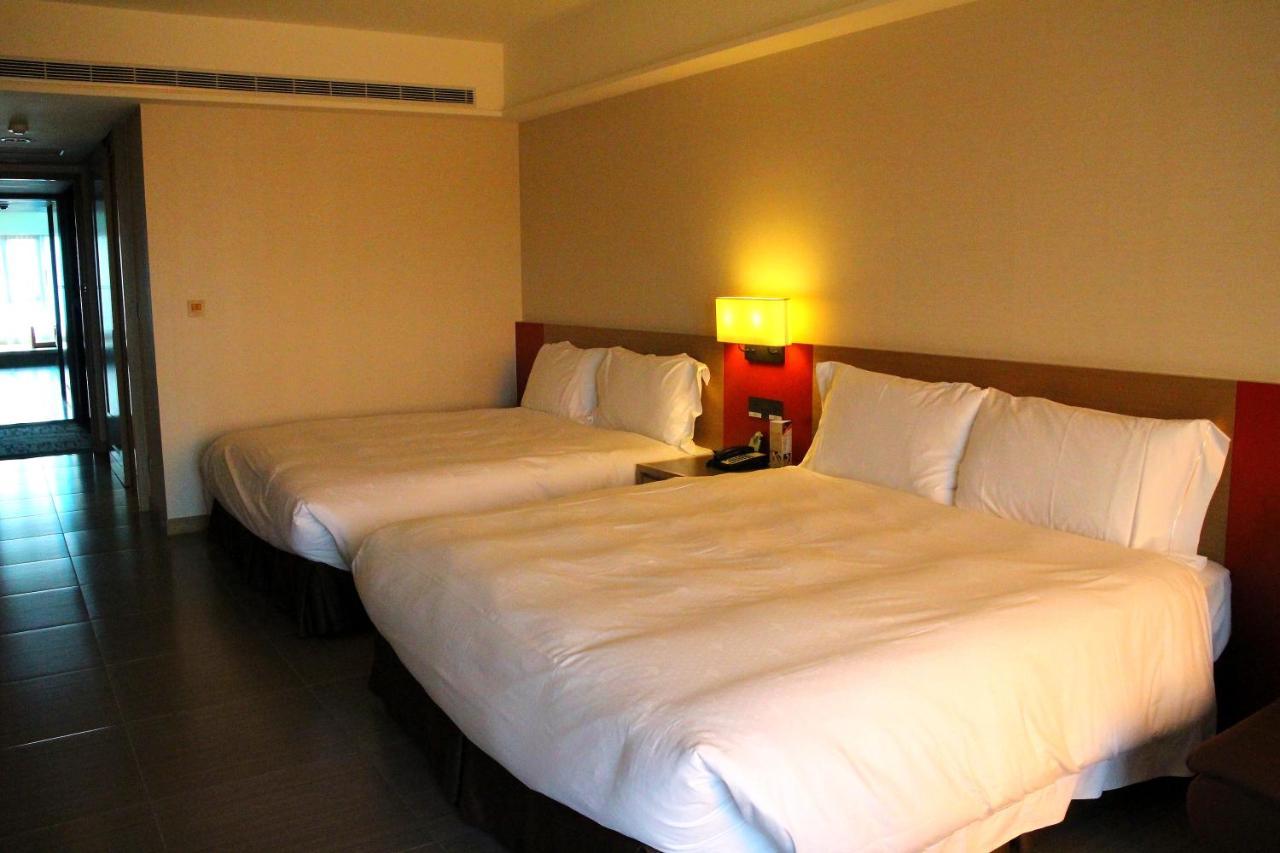Fullon Hotel Lihpao Resort Houli Exterior photo A room at the hotel